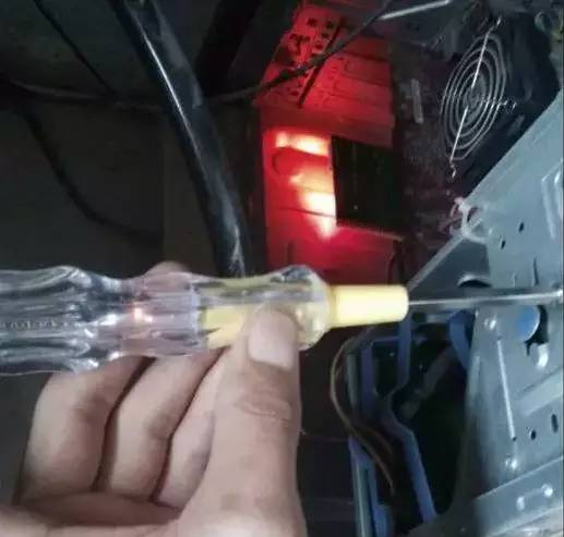 電腦主機漏電導致無法開機