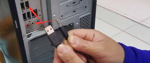 如何邊接電腦主機(jī)和音箱