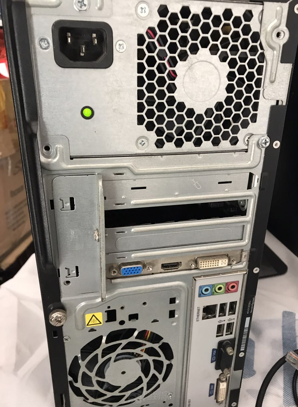 電腦主機接上電視后電流聲