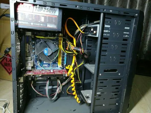 電腦主機燈顏色變暗