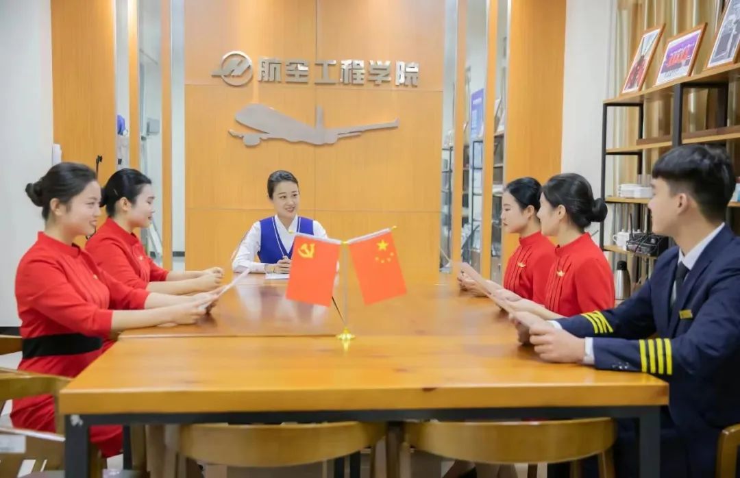 藍航職業(yè)學(xué)院機房怎么樣